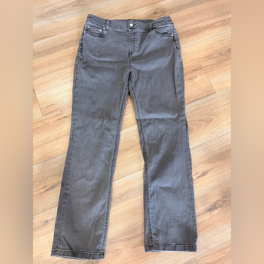 D & Co Women's Gray Straight-Leg Jeans